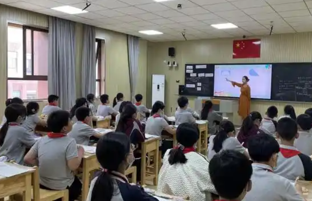 鼓励体系正在将笼统的学习目标转化为可视化的生长坐标 鼓励体系正在将笼统的学习目标转化为可视化的生长坐标