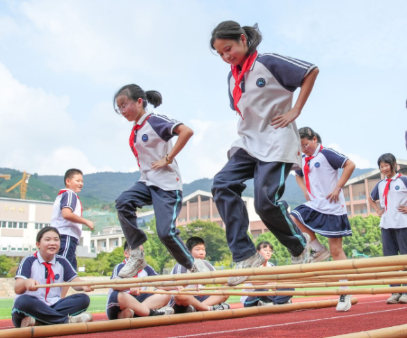 助力孩子们突破听力障碍掌握流畅的言语表达自信地迈向社会 助力孩子们突破听力障碍掌握流畅的言语表达自信地迈向社会